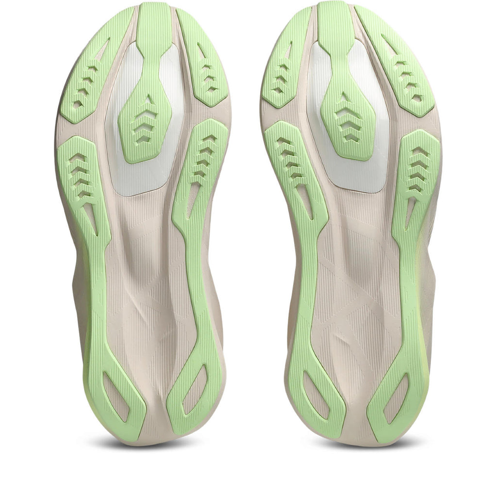 Women's Novablast 6 Wide (D) - Responsive Running Shoe with FF BLAST MAX